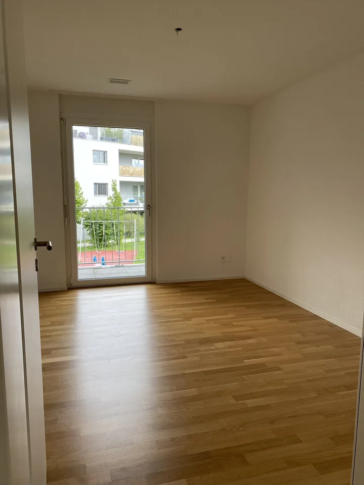 Grosszügige Erdgeschosswohnung mit modernem Ausbaustandard in Herrenschwanden