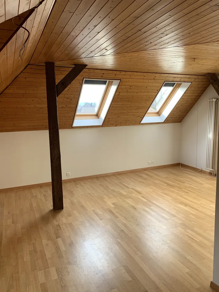3 Zi. Dachwohnung - im Zentrum von Münchenbuchsee