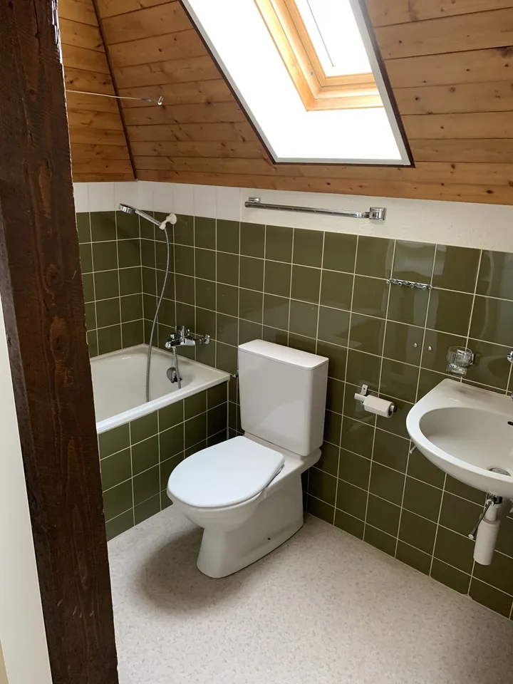 3 Zi. Dachwohnung - im Zentrum von Münchenbuchsee