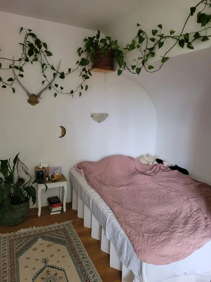 Untermiete August - September: WG-Zimmer in grossem Haus