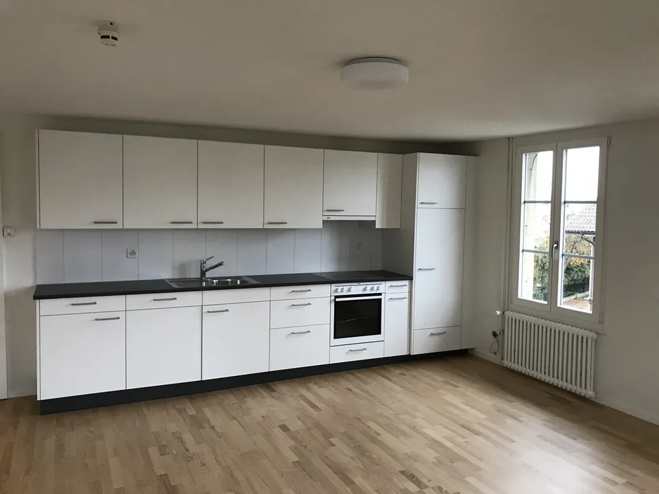 Einzelzimmer möbliert