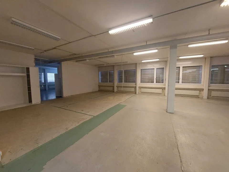 Grosszügiger Gewerberaum mit Weitblick à 335m2 im "Hirzi" Zollikofen