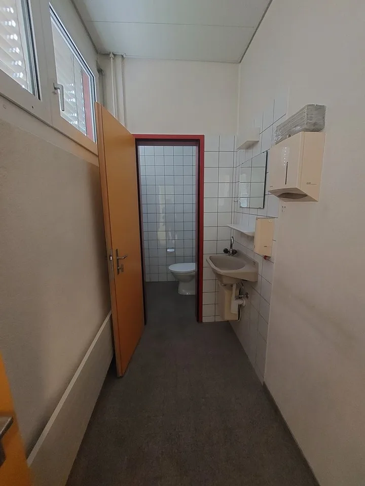 Grosszügiger Gewerberaum mit Weitblick à 335m2 im "Hirzi" Zollikofen – Foto 6 von 10
