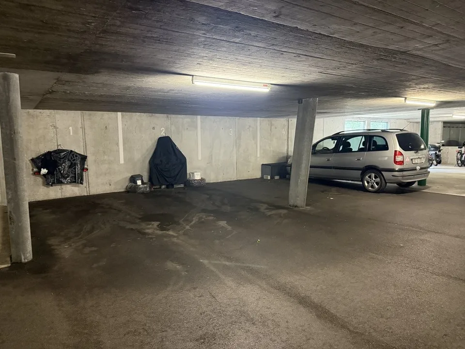 Einstellhallenplatz in Ittigen zu vermieten