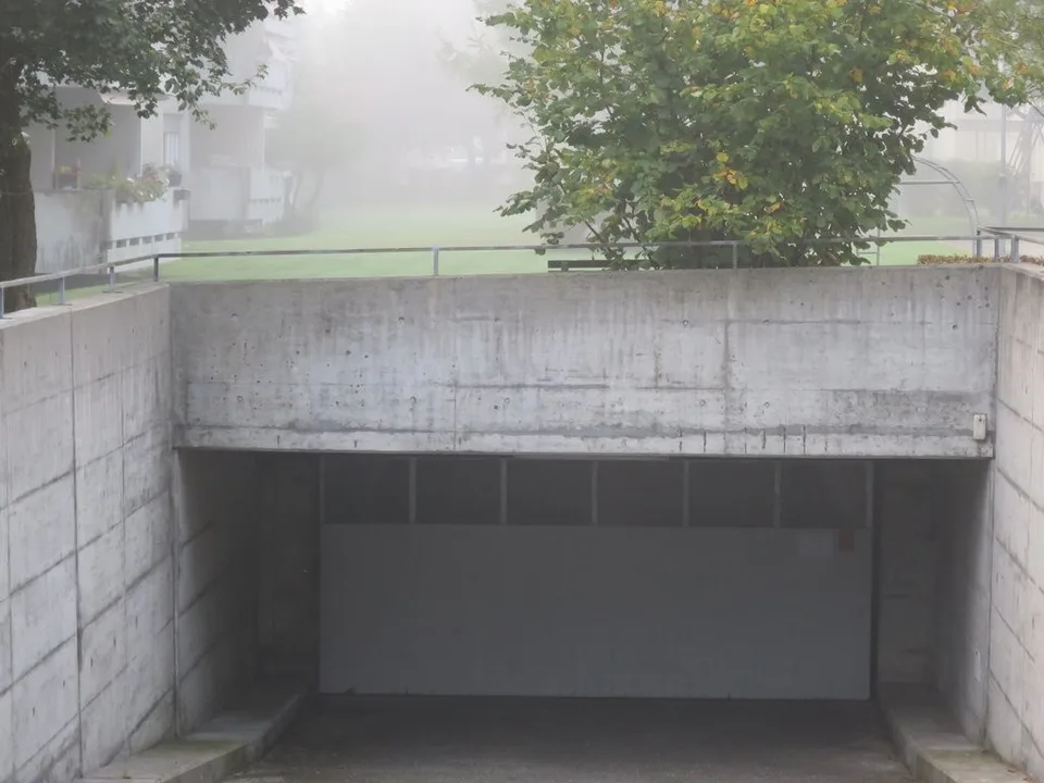 Einzelgarage in der äusseren Schosshalde