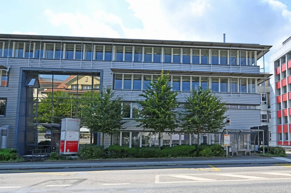 Gewerbehalle mit Anlieferungsrampe