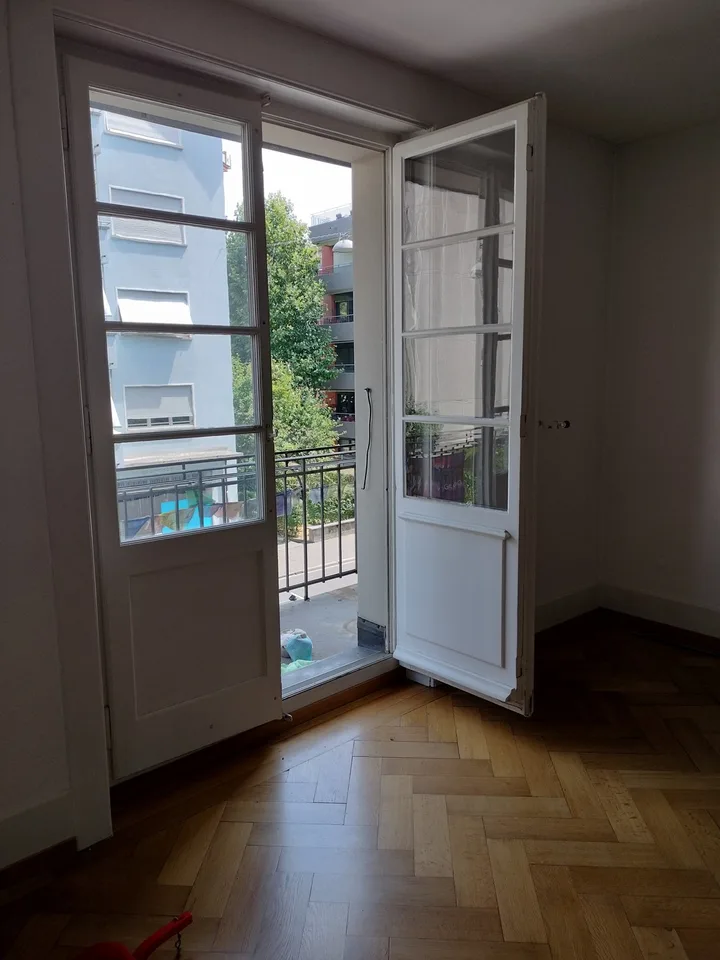 2 Zimmer in 3-Zimmer-Wohnung