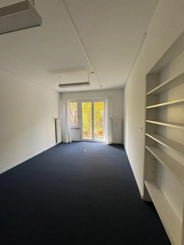 BEFRISTET Büro- und Therapieräume mit Sitzplatz