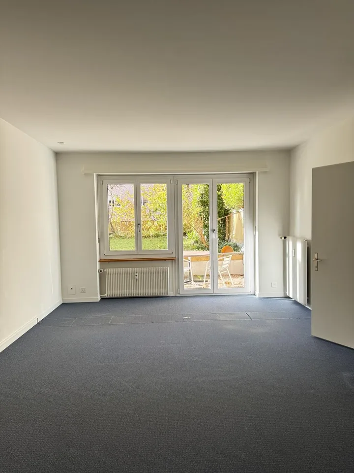 BEFRISTET Büro- und Therapieräume mit Sitzplatz
