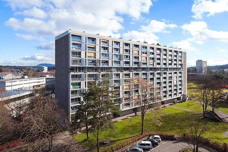 Mehrere Einstellhallenplätze à je CHF 100.00 zu vermieten
