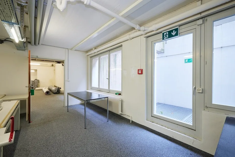 366 qm vielseitig nutzbare Fläche zu vermieten – Foto 9 von 12