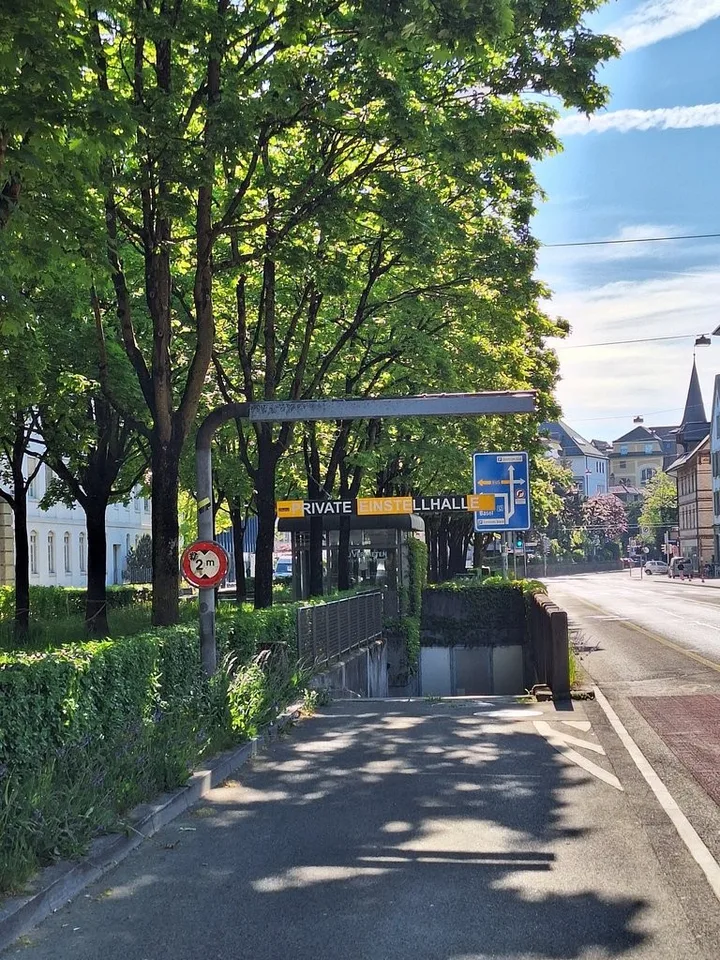 EINSTELLPLATZ 5 GEHMINUTEN VOM BAHNHOF BERN ENTFERNT