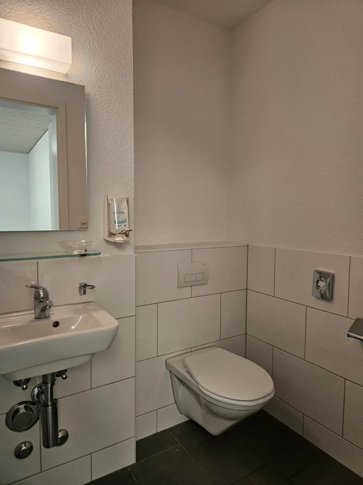 Büro-/Praxisräume Nähe Bahnhof mit flexibler Raumaufteilung