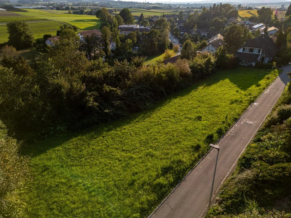 Traumhaftes Bauland an sonniger Hanglage mit Alpenblick