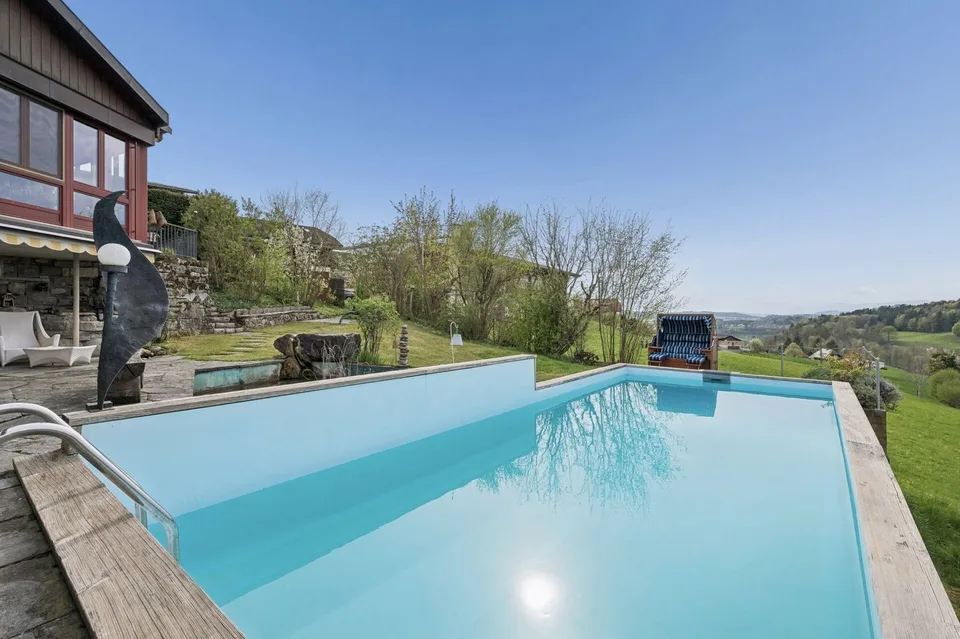 Vielseitiges Mehrfamilienhaus mit drei Einheiten und angebautem Einfamilienhaus mit Pool – photo 11 sur 13