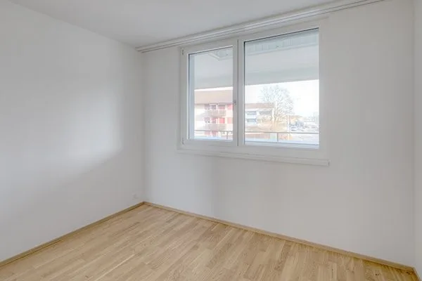 Moderne Attikawohnung im Aarberg-Center