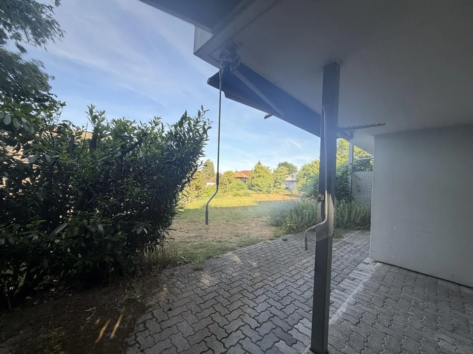 Helle Wohnung mit grossem Gartensitzplatz in Gümligen