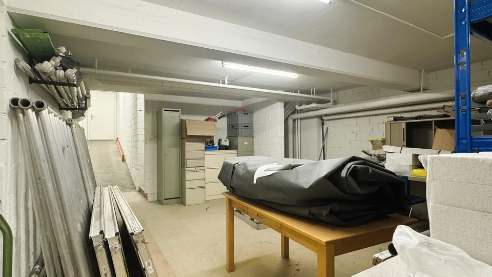 Flexibel nutzbare Gewerbefläche an gut sichtbarer Lage in Liebefeld!