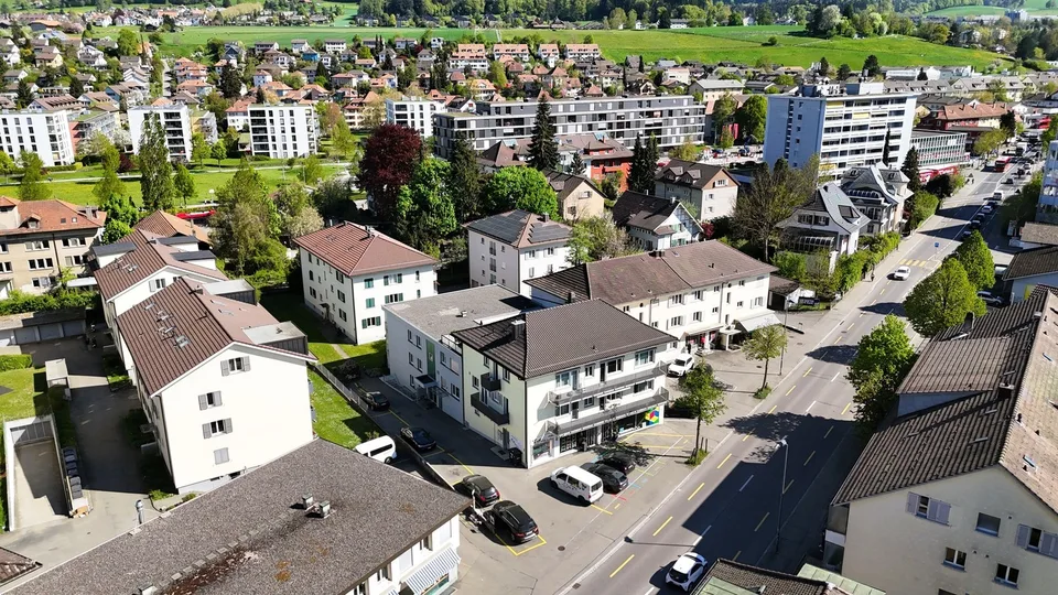 Flexibel nutzbare Gewerbefläche an gut sichtbarer Lage in Liebefeld!