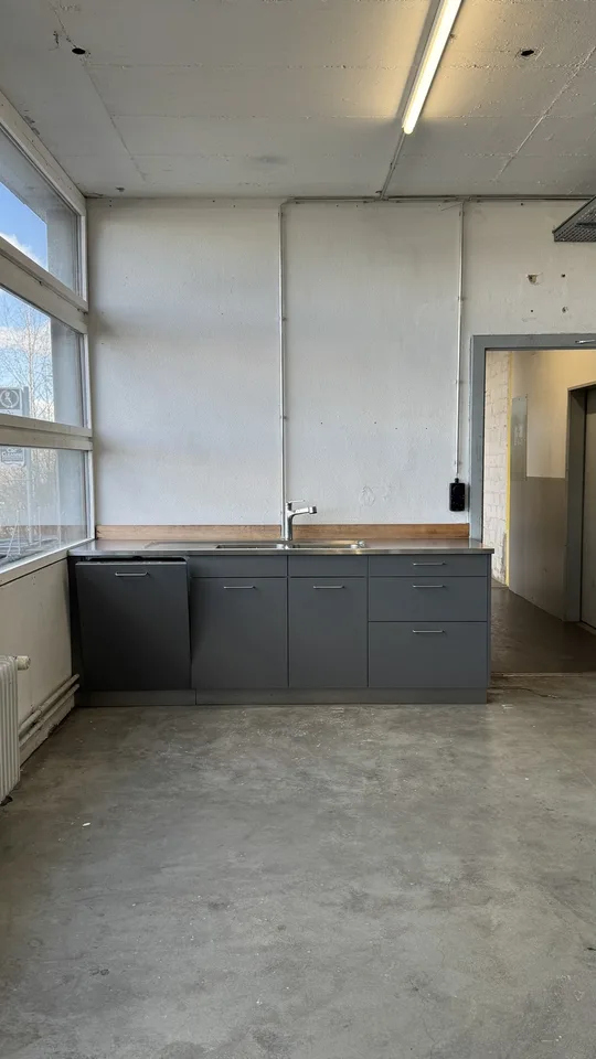 Raum für Ihren Betrieb – 505 m² Gewerbefläche mit Laderampe in Kehrsatz – Foto 7 von 14