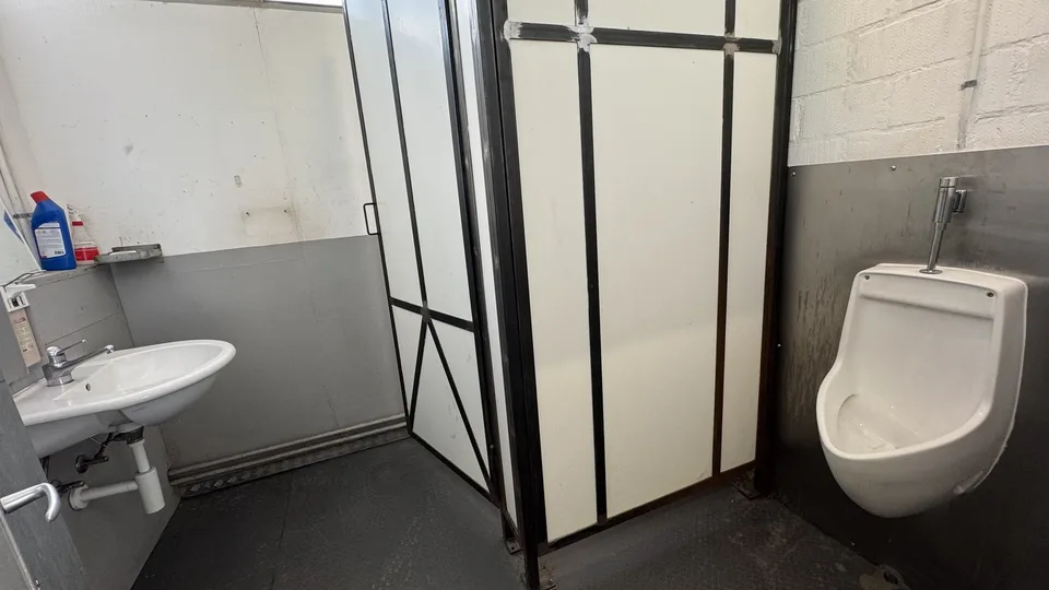 Raum für Ihren Betrieb – 505 m² Gewerbefläche mit Laderampe in Kehrsatz – Foto 9 von 14