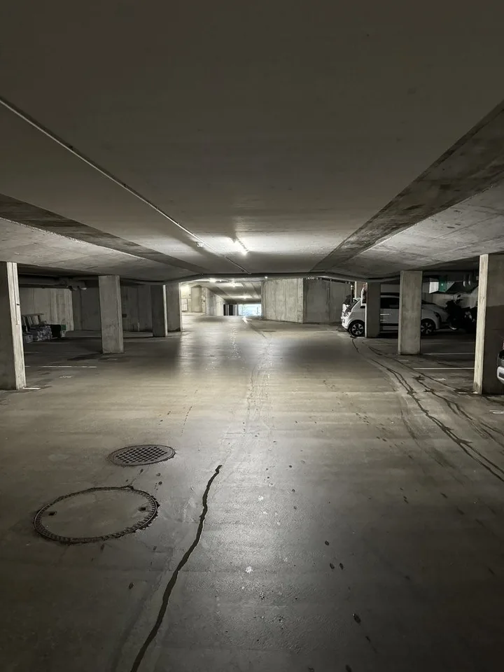 Motorradplätze im Zentrum von Schliern zu vermieten