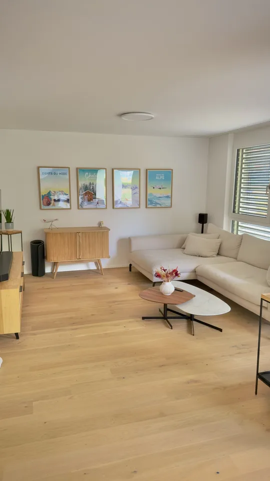Wunderschöne 2,5-Zimmer-Wohnung (62 m²) mit grosser 20 m² Terrasse mit Parkplatz
