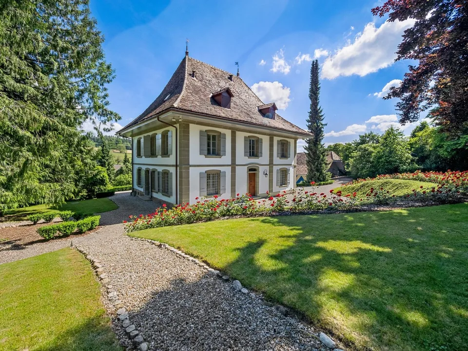 À Louer Château d'Exception à Corminboeuf