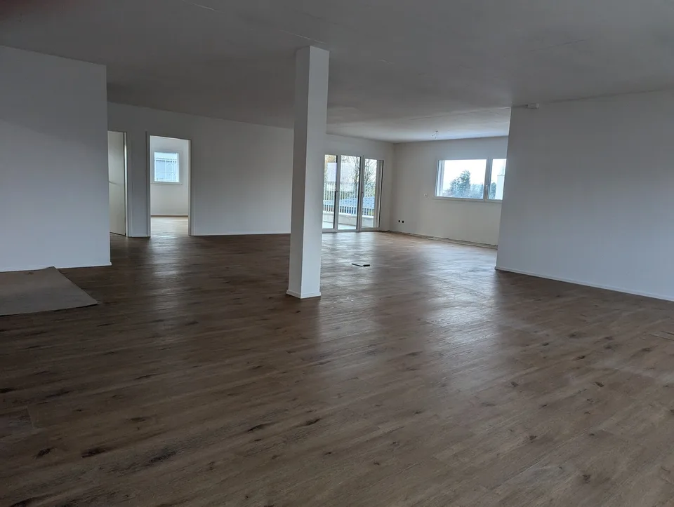 Locaux pour cabinets à Morat