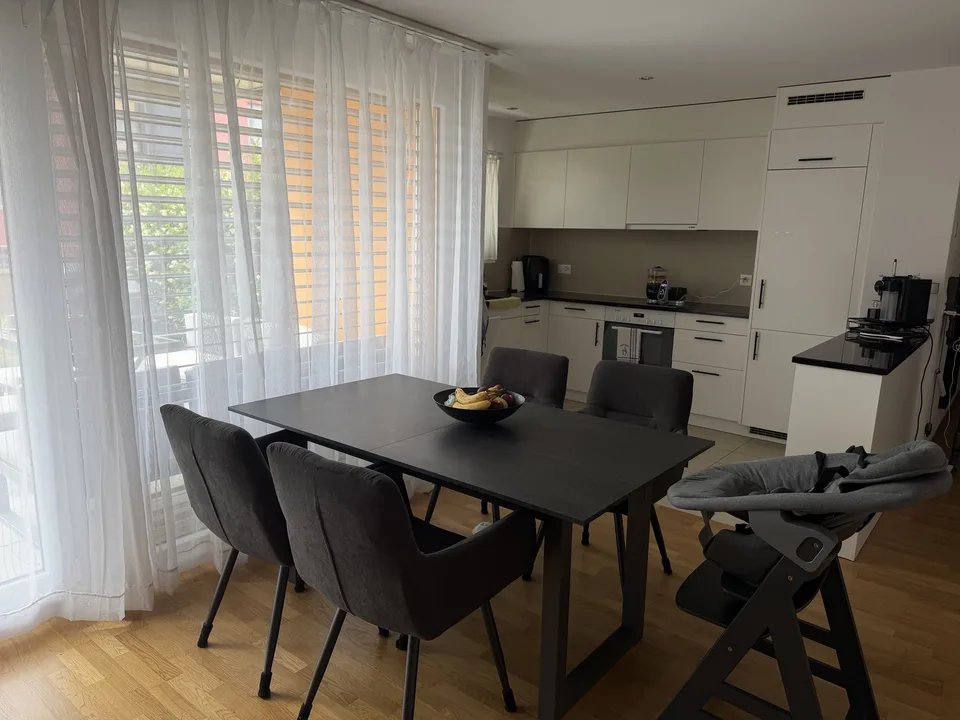 Grosszügige 3.5-Zimmer-Wohnung mit Garten