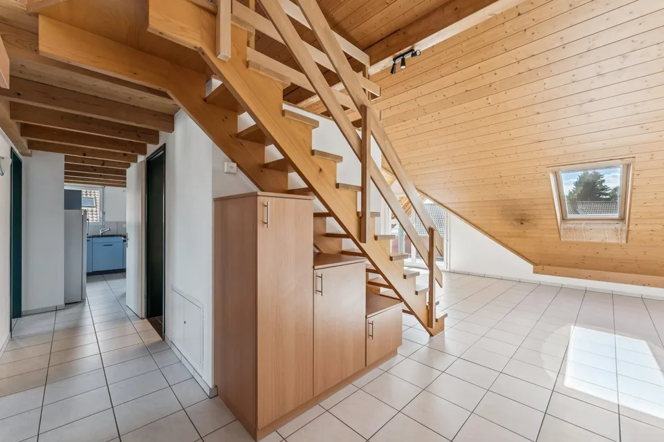 Attraktive 4.5-Zimmer-Dachwohnung mit Balkon und Galerie in Schwarzenburg