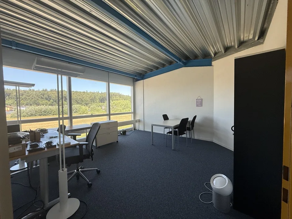 Spacieux bureau à Givisiez !