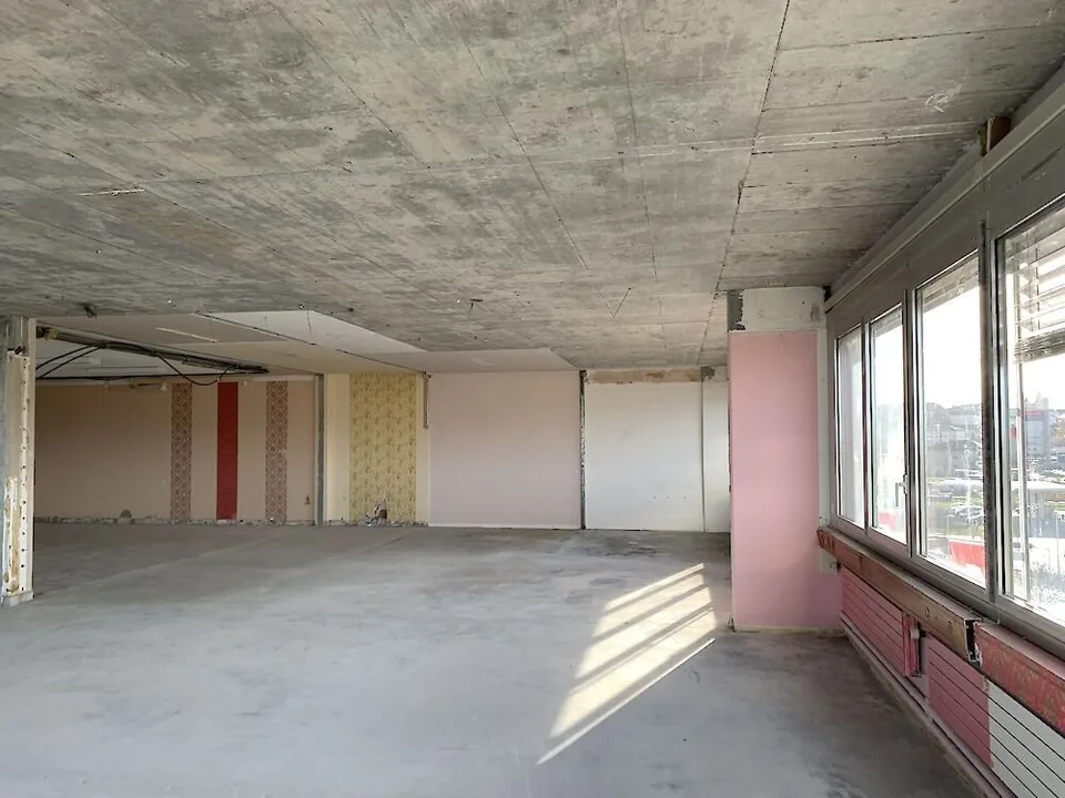 Geräumiges und helles Lokal an der Warpelstrasse in Düdingen – Foto 11 von 13