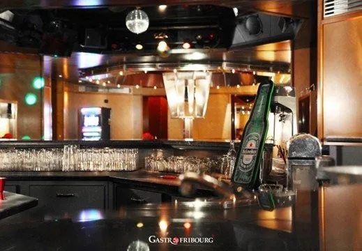 BAR-DISKOTHEK VON CA. 160 M² IM UNTERGESCHOSS