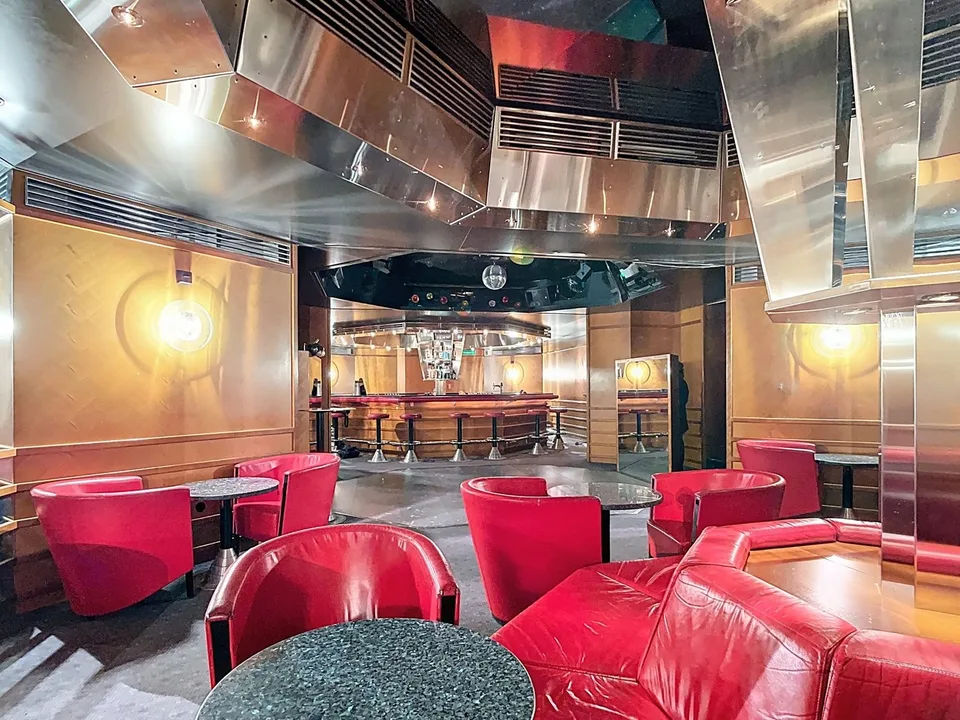 BAR-DISKOTHEK VON CA. 160 M² IM UNTERGESCHOSS – Foto 6 von 13