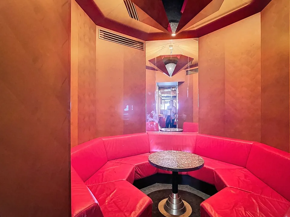 BAR-DISKOTHEK VON CA. 160 M² IM UNTERGESCHOSS – Foto 11 von 13