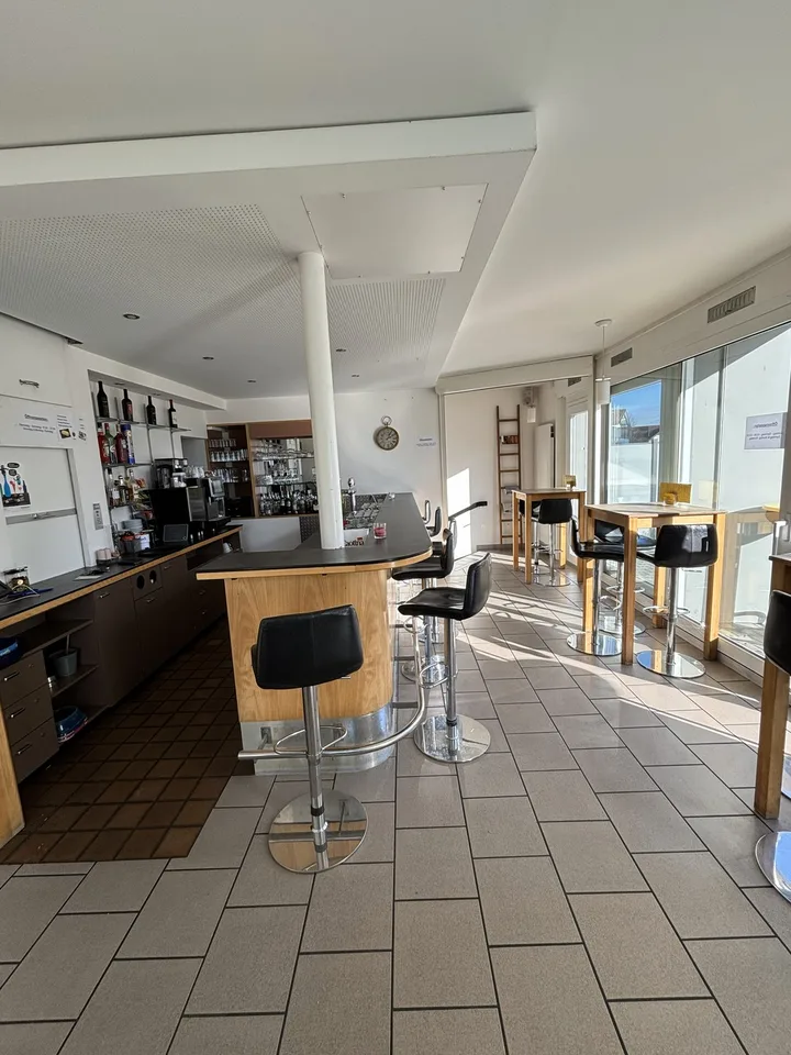 Restaurant an bester Lage in Wünnewil