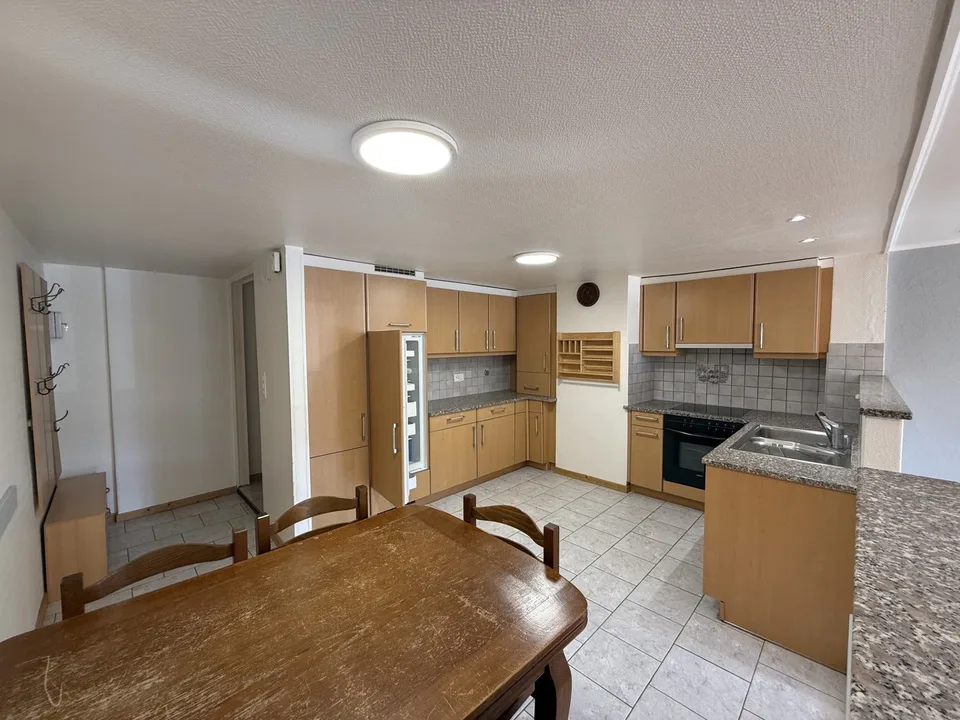 Grand appartement de 3,5 au rez supérieur
