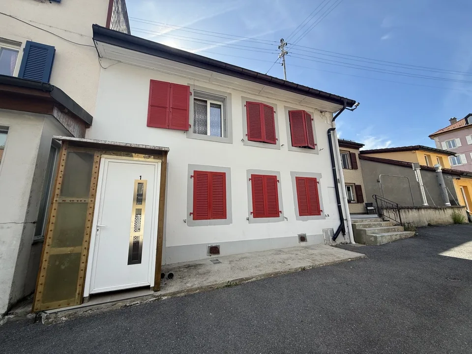 Grand appartement de 3,5 au rez supérieur