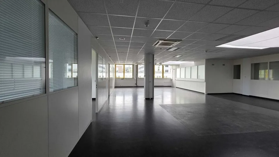 Surface industrielle modulable de 705m2