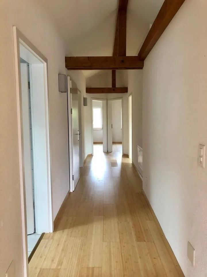Appartement moderne de 4.5 pièces à louer à St-Imier – env. 130 m²