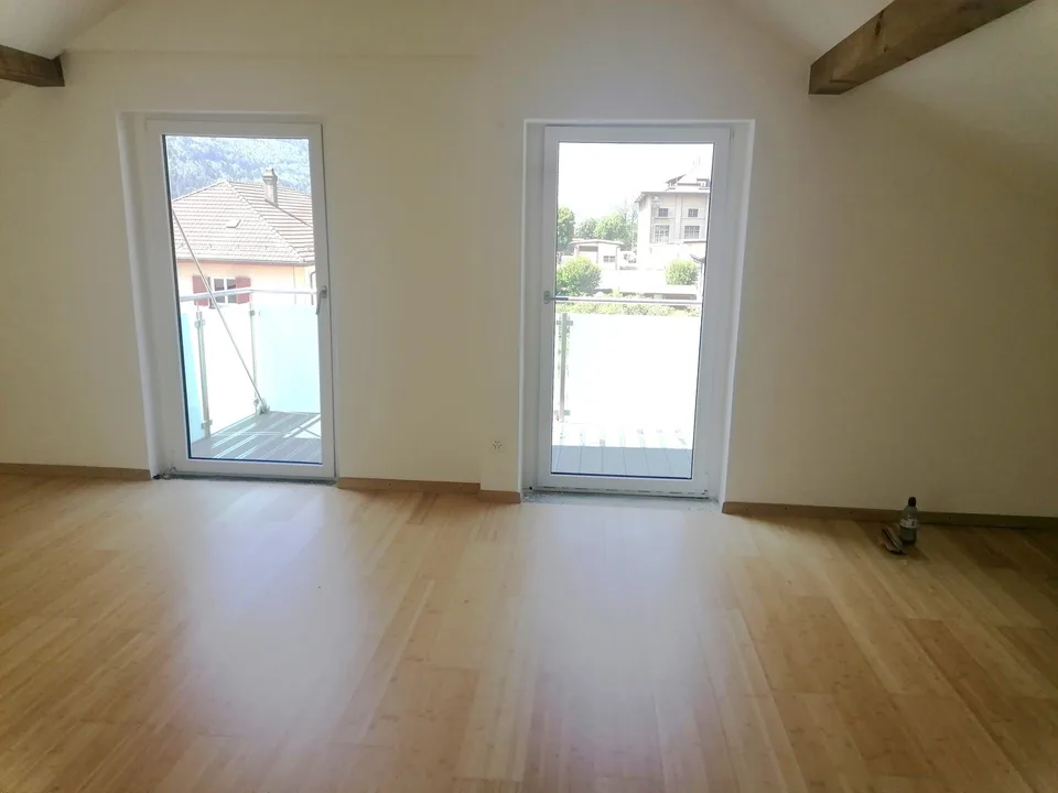 Appartement moderne de 4.5 pièces à louer à St-Imier – env. 130 m²