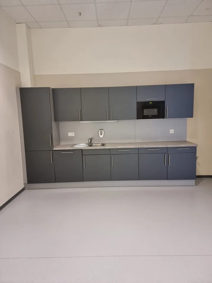 A louer surface de bureaux de 363 m2 avec coin cuisine – foto 6 di 8