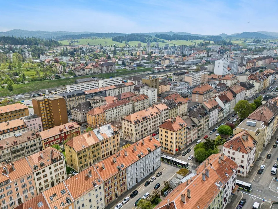 Renditeobjekt mit 12 renovierten Einheiten – Foto 12 von 13