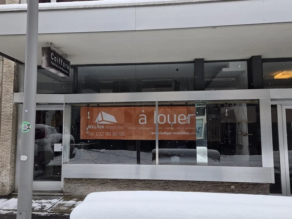 Local de 75 m2 au centre-ville, polyvalent et lumineux – Foto 8 von 9