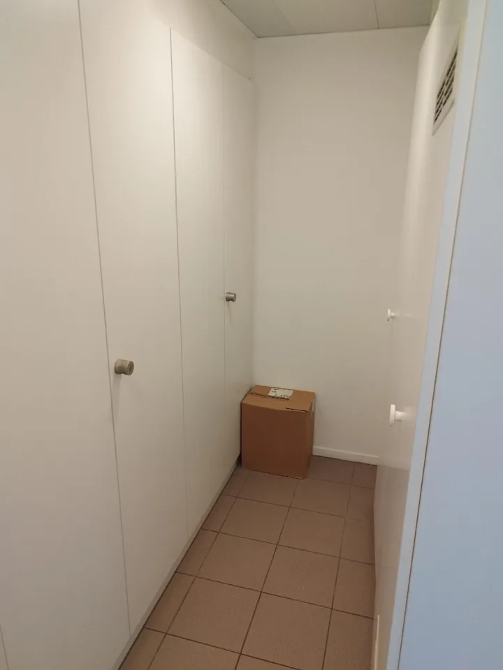 Bureaux de 210m2 au Rez & 1er avec 4 places de parc – foto 11 di 14