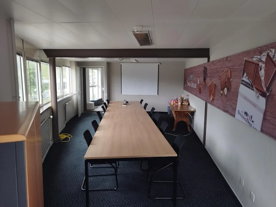 Bureaux de 210m2 au Rez & 1er avec 4 places de parc