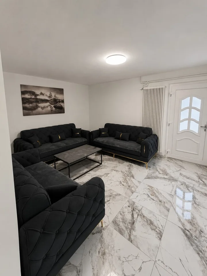 Maison familiale de 6.5 pièces - Au centre de Dompierre - Perspectives de développement