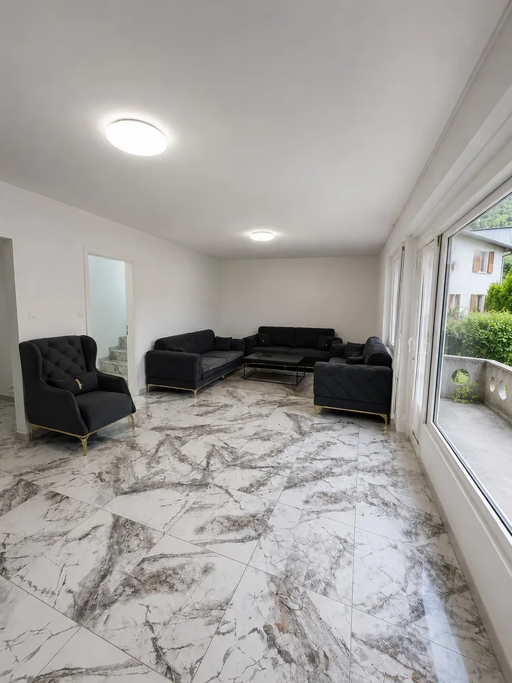 Maison familiale de 6.5 pièces - Au centre de Dompierre - Perspectives de développement