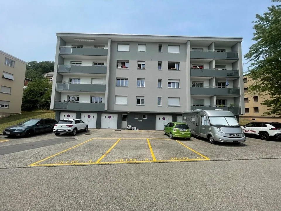 PLACE EXTÉRIEURE